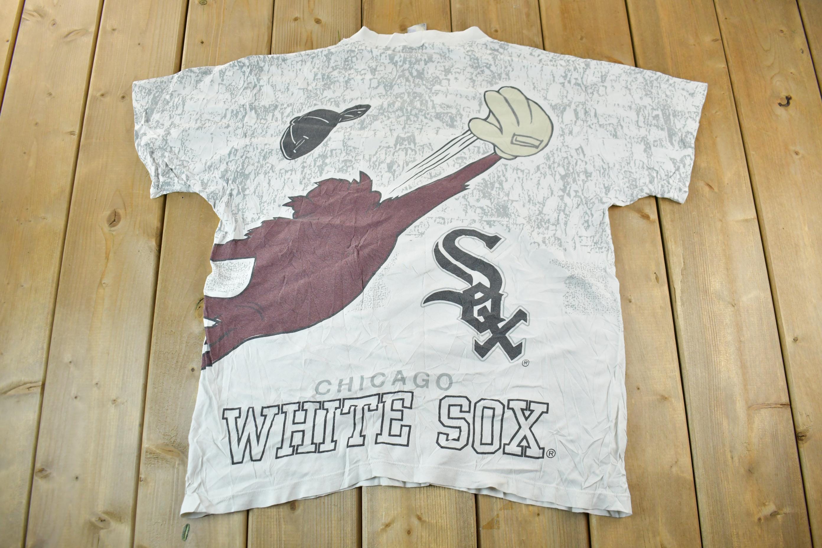 Vintage 1990s Looney Tunes Chicago White Sox MLB Cartoon Promo T-Shirt / Distressed / 90s Graphic Tee / Taz / Made In USA / Baseball