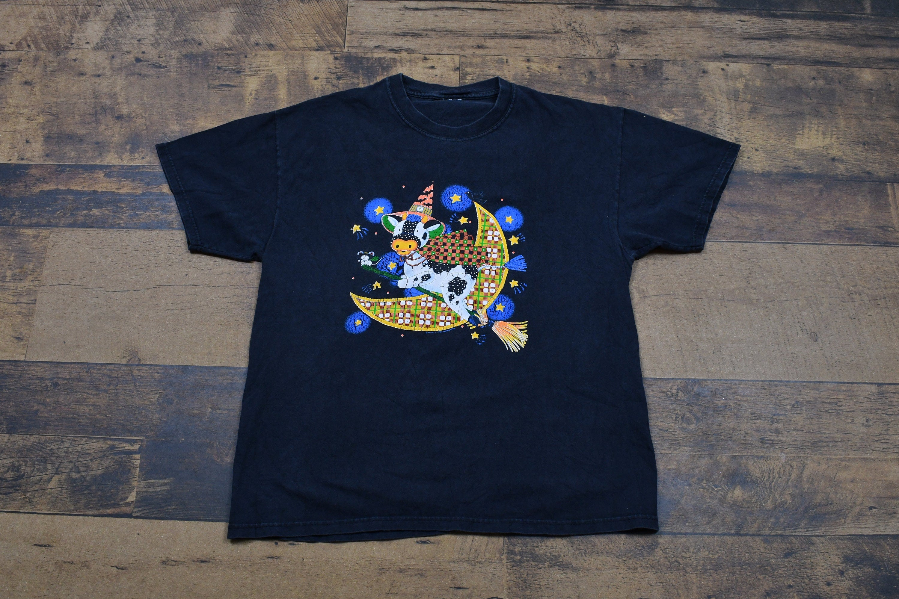 Vintage 1990s Flying Cow Moon Theme Graphic T-Shirt