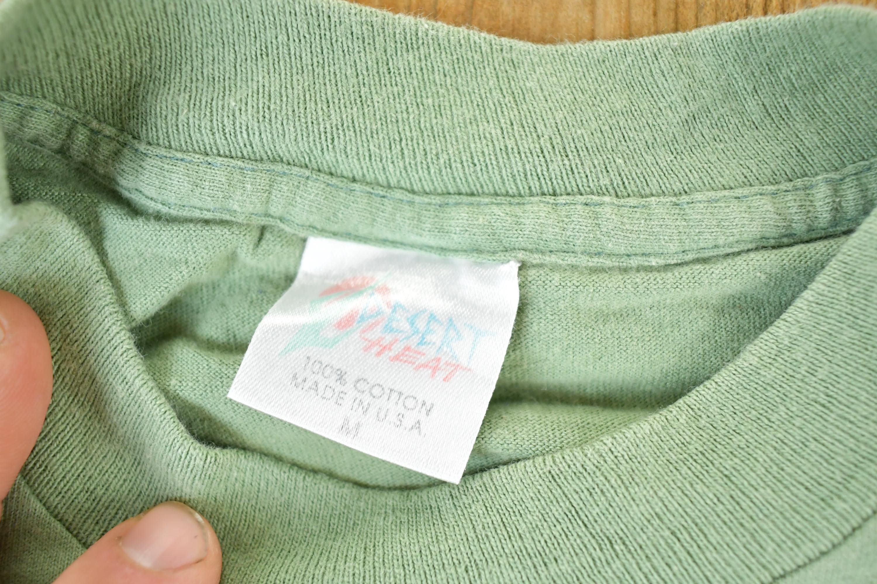 Vintage 1990s Arizona Cactus Cartoon Embroidered Letters Souvenir T-Shirt Mens M