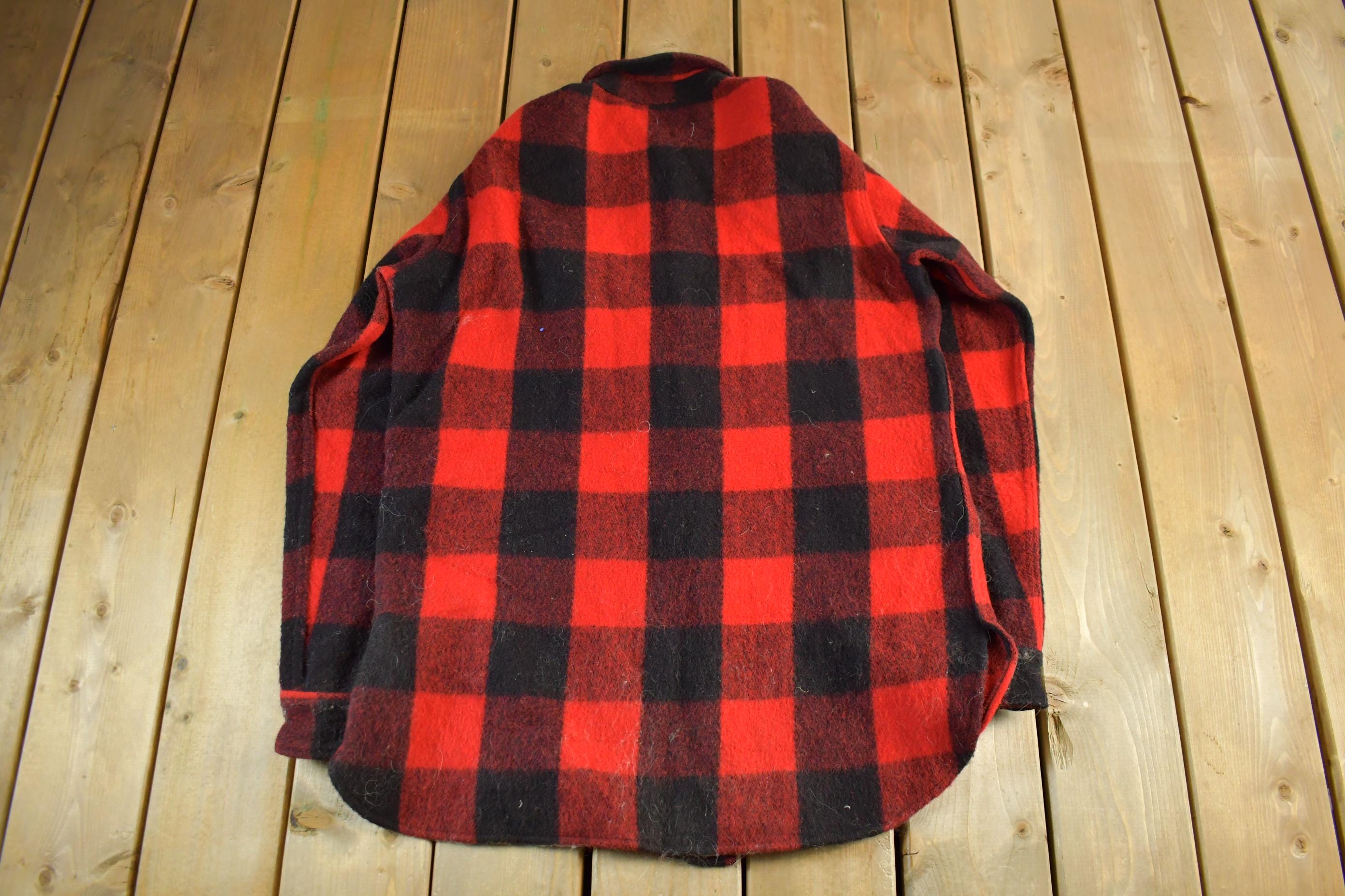 Vintage 1980s Woolrich Buffalo Plaid Flannel Button Up Shirt Men's Large