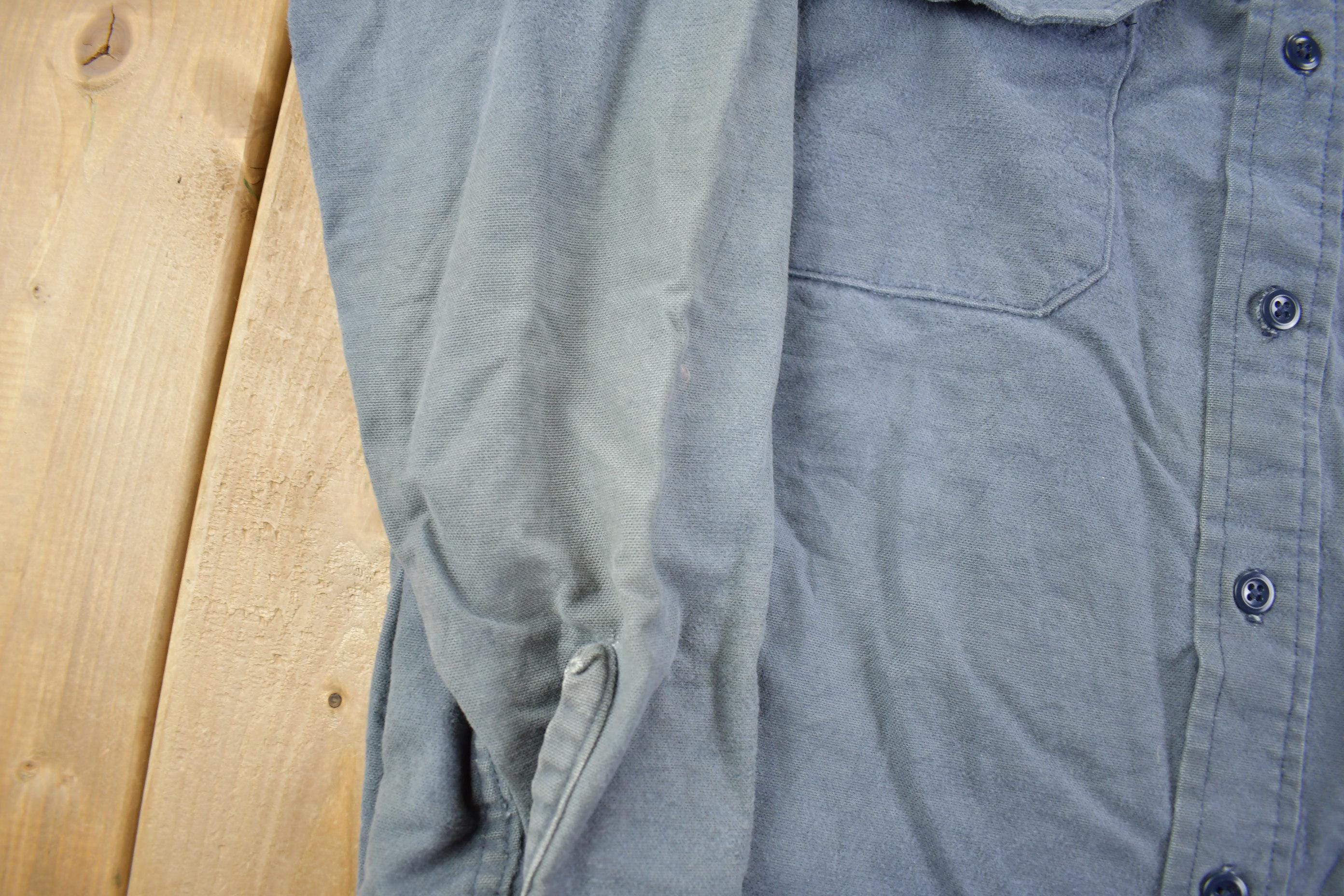 Vintage 1980s Woolrich Simple Sun Kissed Long Sleeved Button Up Shirt