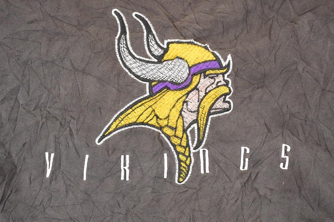 Vintage 1990s Logo Athletic Minnesota Vikings Embroidered NFL Souvenir T-Shirt Men's L