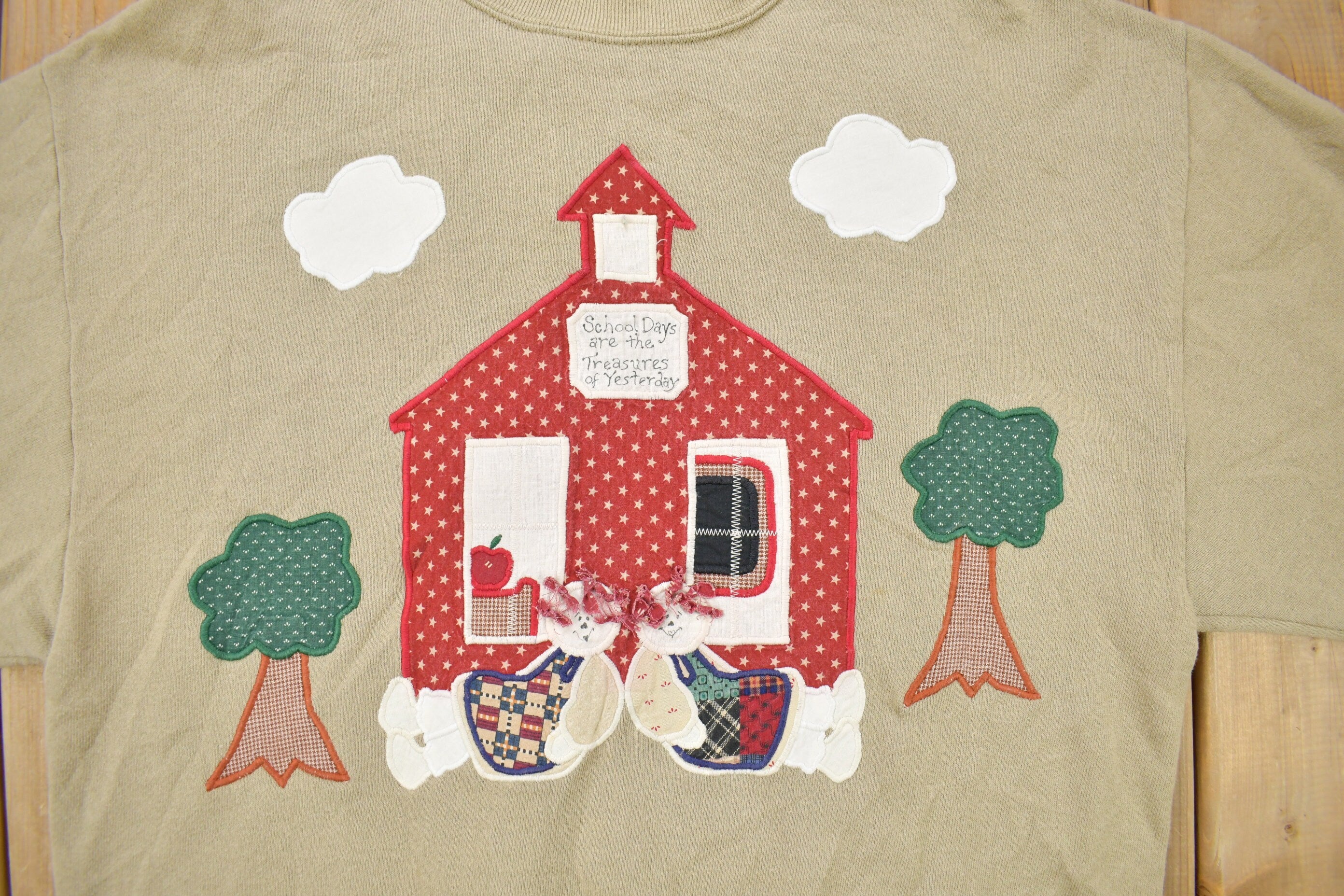 Vintage 1990s Cute Farmhouse Embroidered Crewneck Sweater