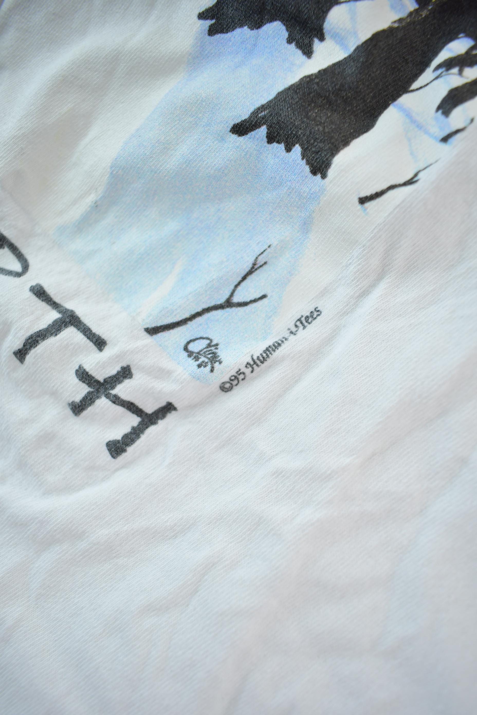 Vintage 1995 Wild Earth Wolf Theme Graphic T-Shirt