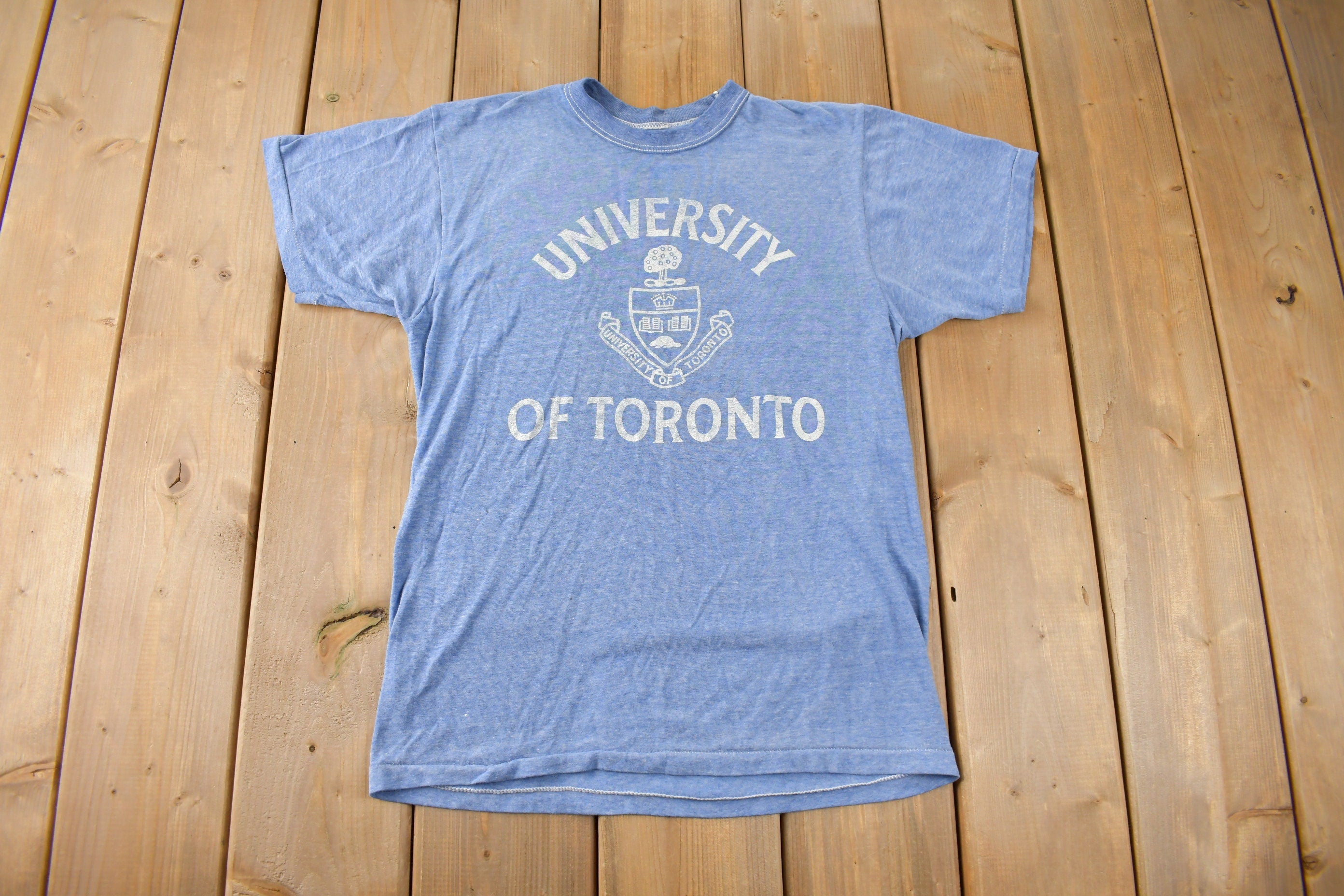 Vintage 1970s University Of Toronto Collegiate Graphic T-Shirt Size XS