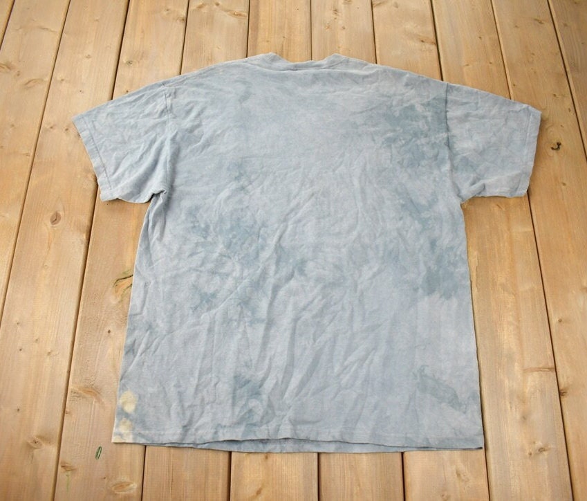 Vintage 1990s Animal Kingdom Theme Graphic T-Shirt