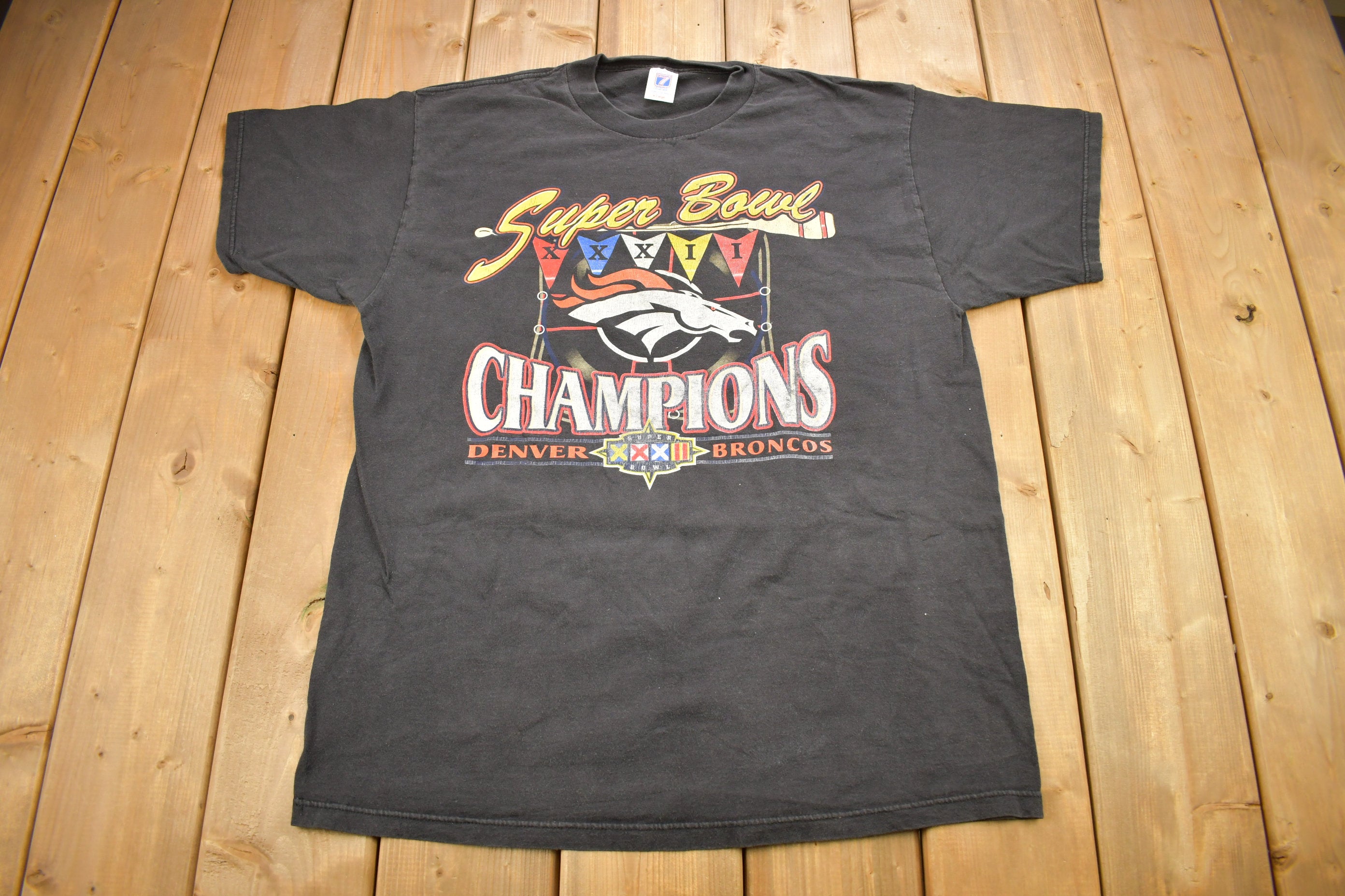 Vintage 1990s Denver Broncos NFL Superbowl Champions Logo 7 Graphic T-Shirt