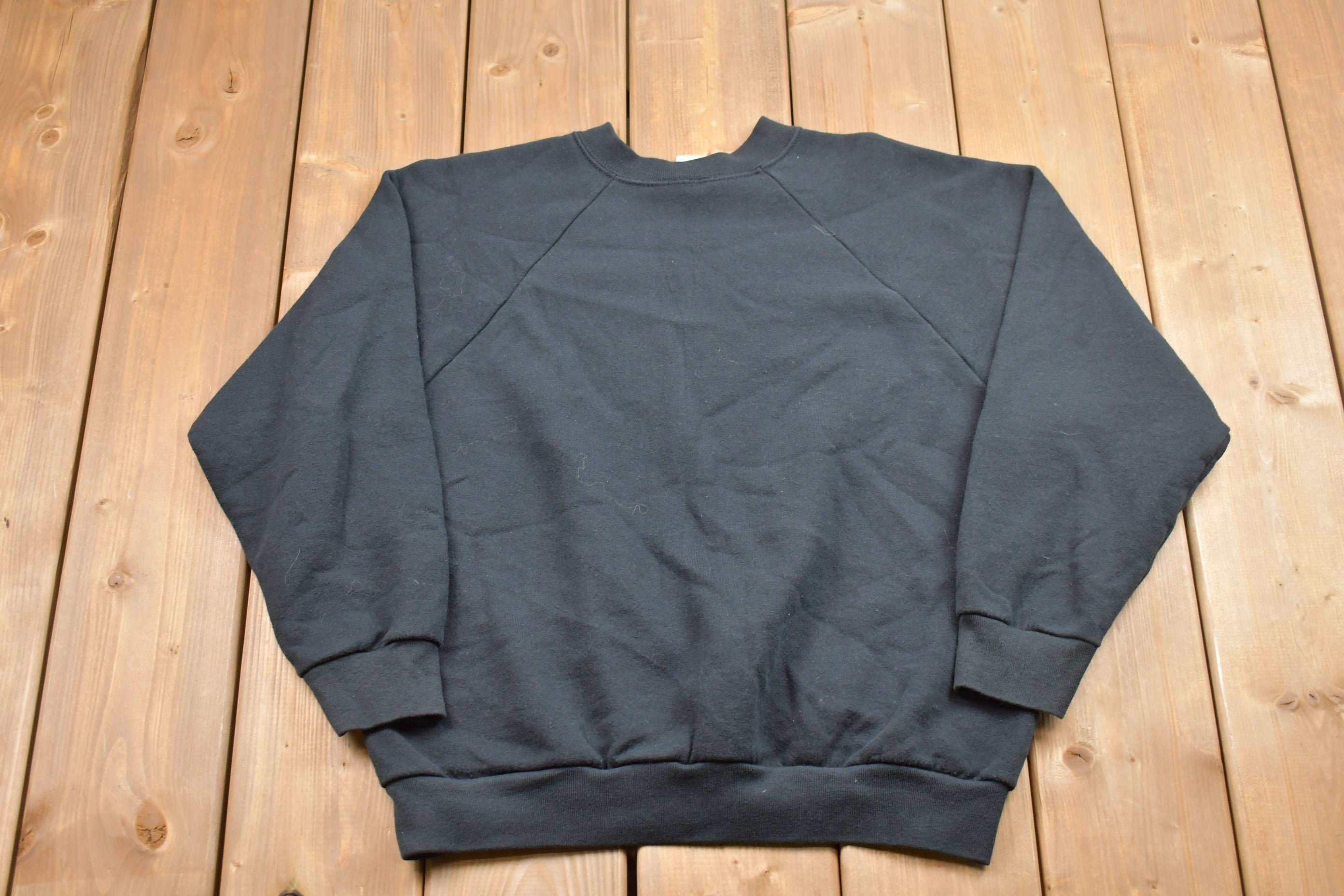 Vintage 1980s Blank Raglan Essential Crewneck Sweatshirt