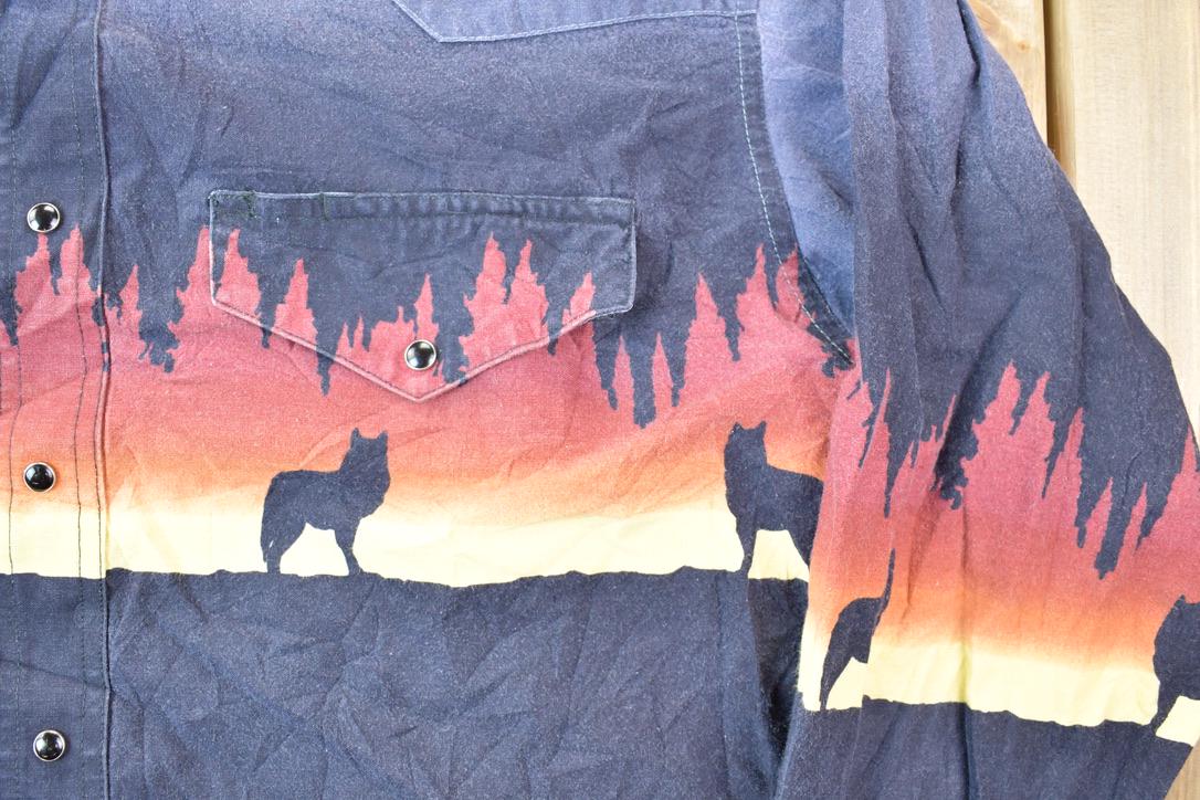 Vintage 1990s Wrangler All Over Print Wolf Theme Full Button Up