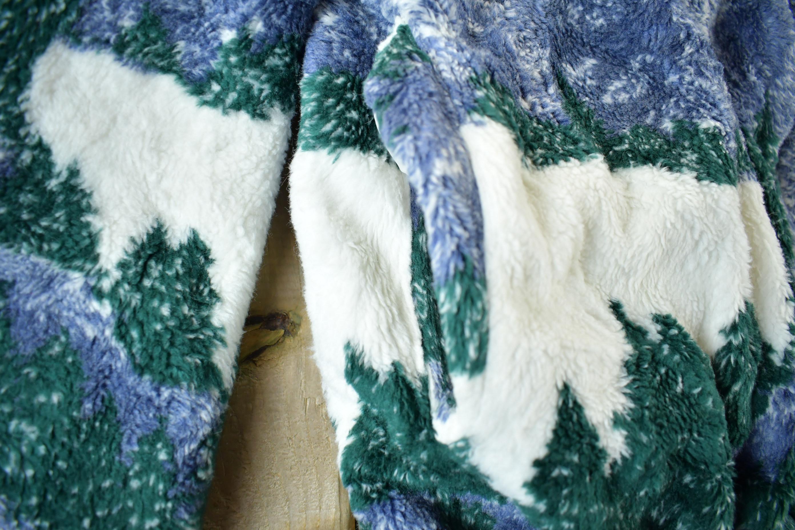 Vintage 1990s Winter Landscape Fleece Sweater