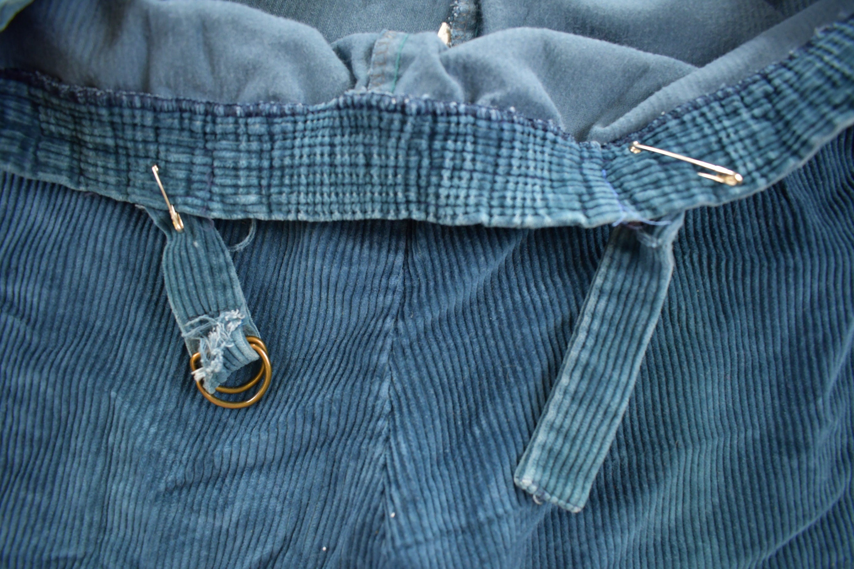 Vintage 1990s Women's Turquoise Corduroy Pants Size 28 - 32 x 26.5
