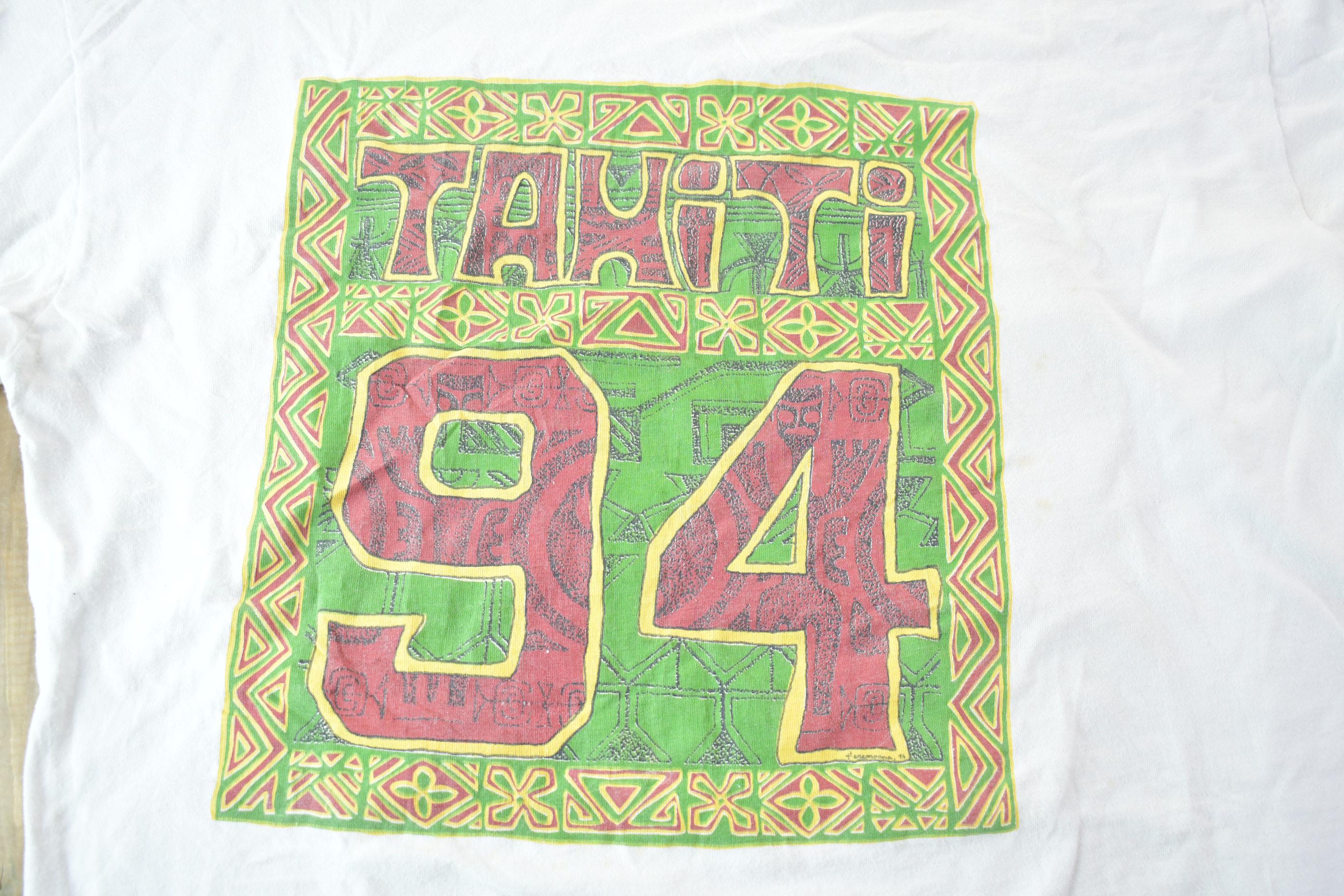 Vintage 1990s Souvenir Tahiti Travel T-Shirt