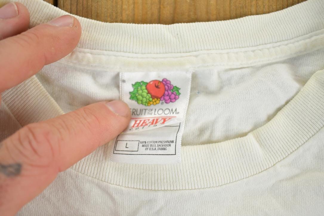 Vintage 2004 Kentucky Derby Souvenir Single Stitch Graphic Print T-Shirt Made In USA