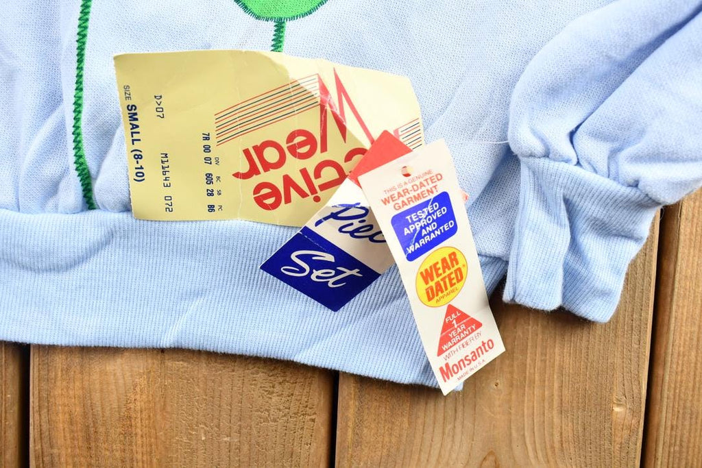 Vintage 1990s Light Blue Embroidered Tulip Crewneck Sweatshirt / Made In USA / 90s Crewneck / American Vintage