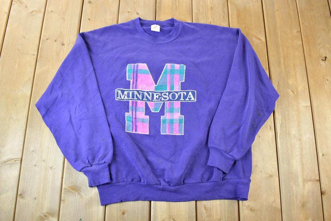 Vintage 1990s Minnesota Big Plaid M Souvenir Crewneck Sweatshirt Made In USA