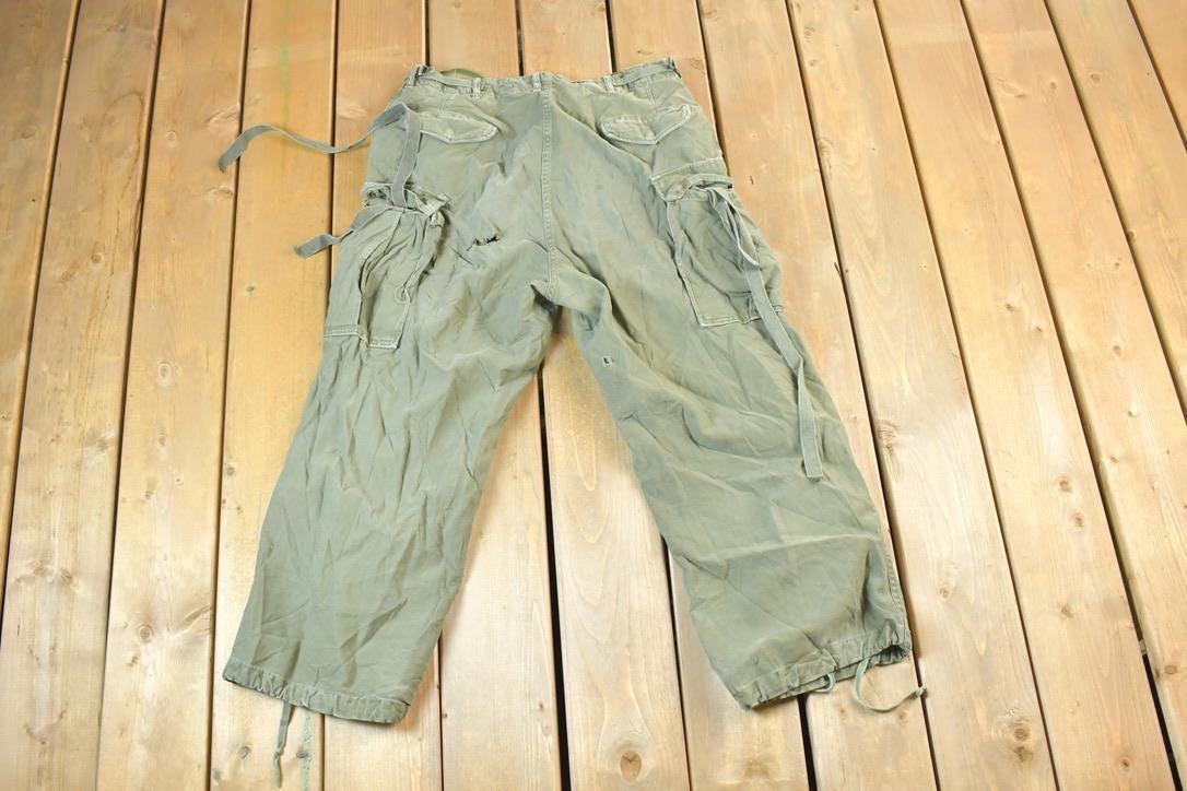 Vintage 1990s Army Green Cargo Pants Size 38 x 24 Made In / Streetwear / Army Pants / Military Pant's / Vintage Cargos