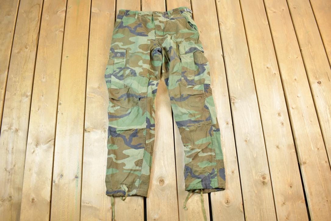 Vintage 1990s Army Camouflage Cargo Pants Size 32 x 28 Made In / Streetwear / Army Pants / Military Pant's / Vintage Cargos
