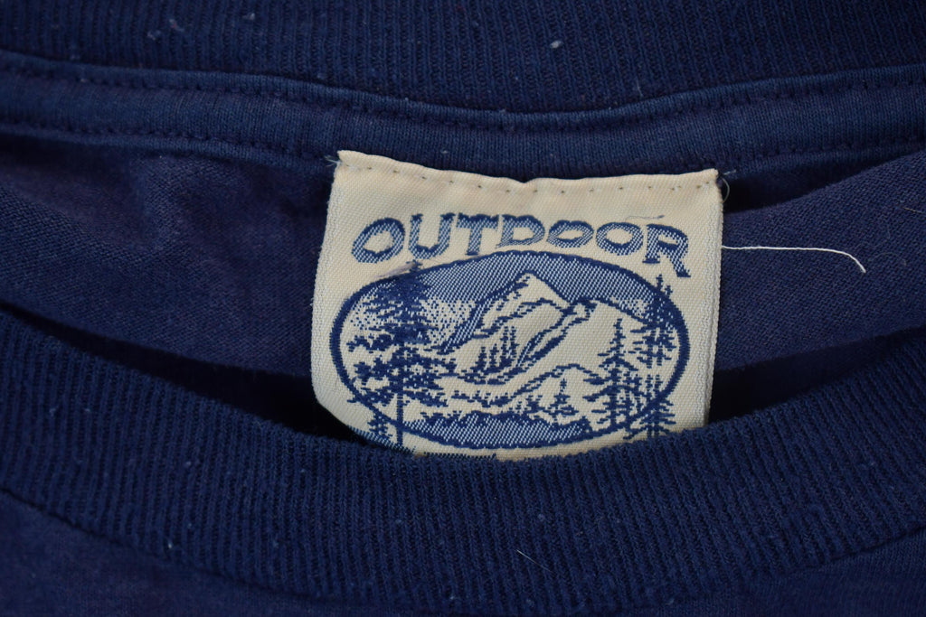 Vintage 1990s Outdoor Wolf Graphic T-Shirt