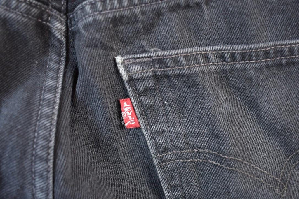 Vintage 1990s Levi Strauss 501 Red Tab Button Fly Denim Jeans Size 33 x 32