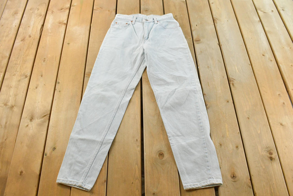 Vintage 1990s Levi's 550 Relaxed Fit Denim Light Wash Blue Jeans Size 26 x 30 / 90s Levi's / Made in USA / Streetwear