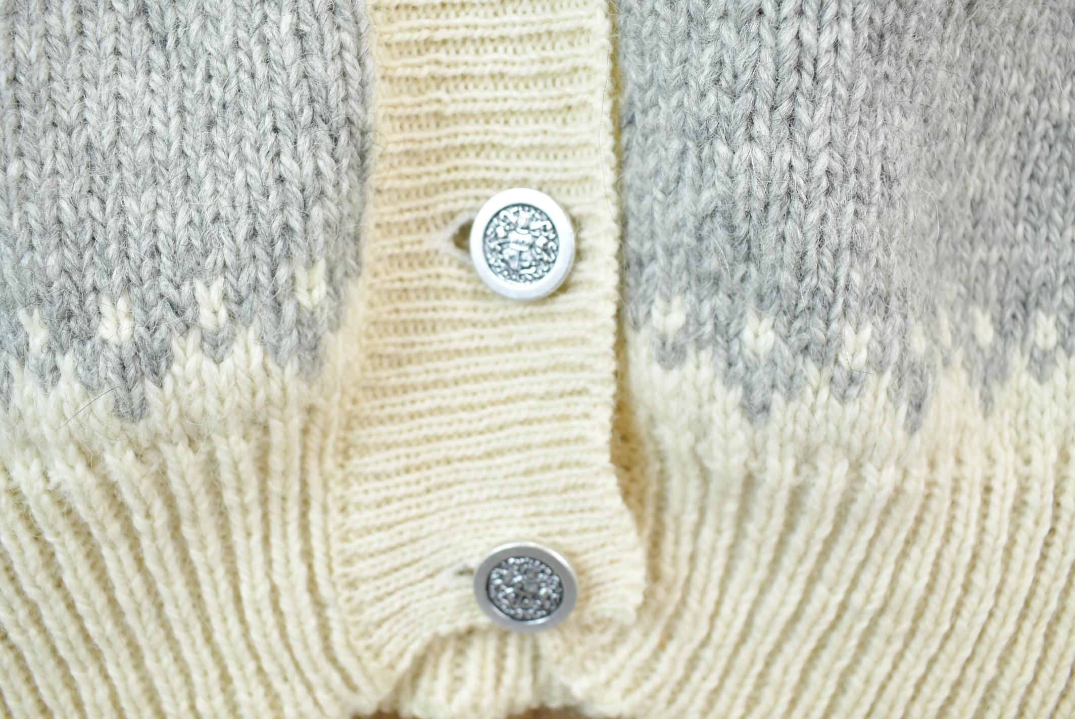 Vintage 1990s Highland Craft 100% Pure Wool Knit Button Up Sweater