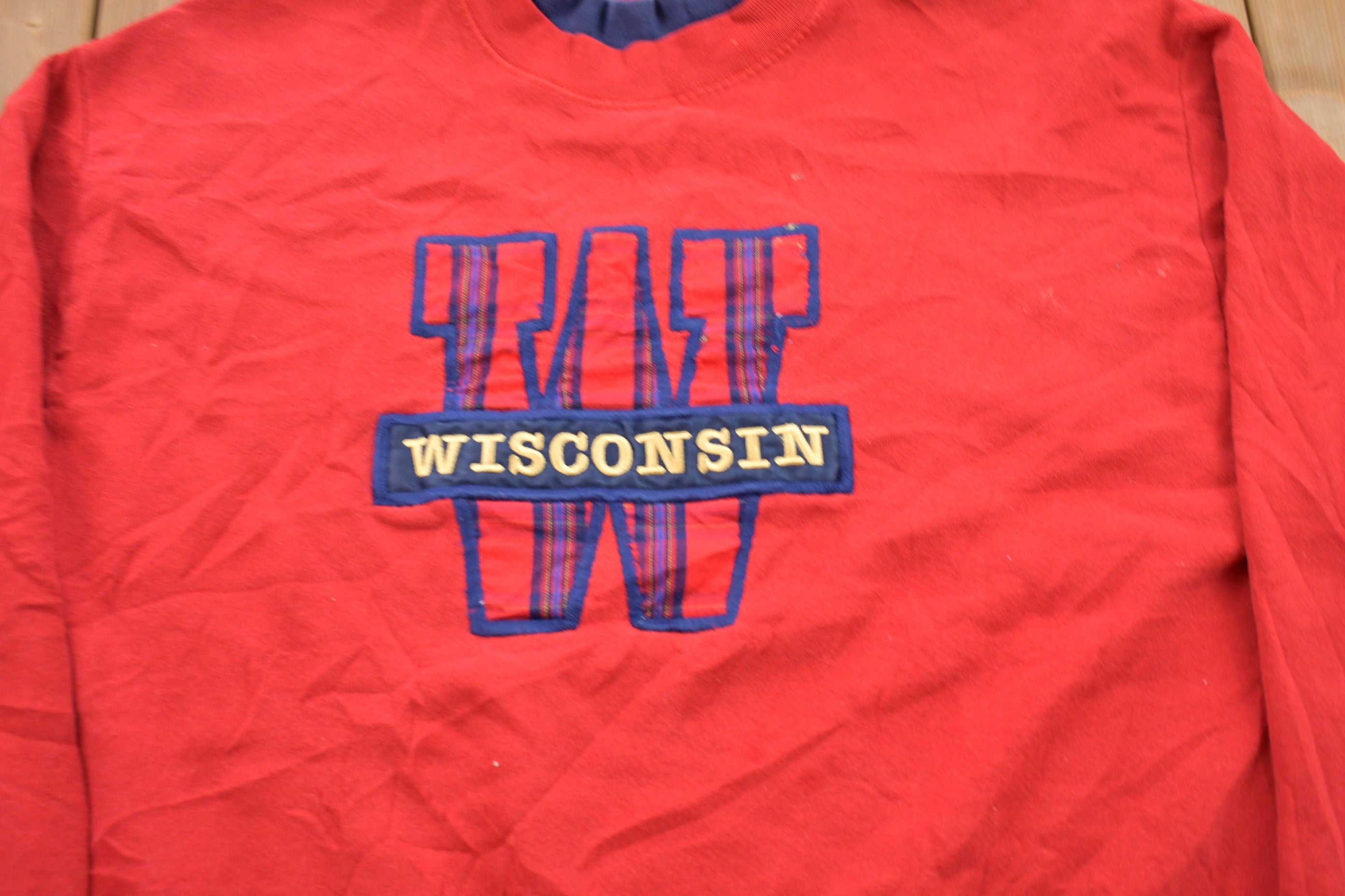 Vintage 1990s Wisconsin Embroidered Double Collar Crewneck Sweatshirt