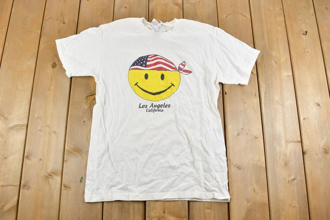 Vintage 1990s Los Angeles California Happy Face Bandana Souvenir T-Shirt