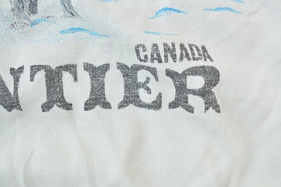 Vintage 1980s Northern Frontier Canada Two Wolves Crewneck