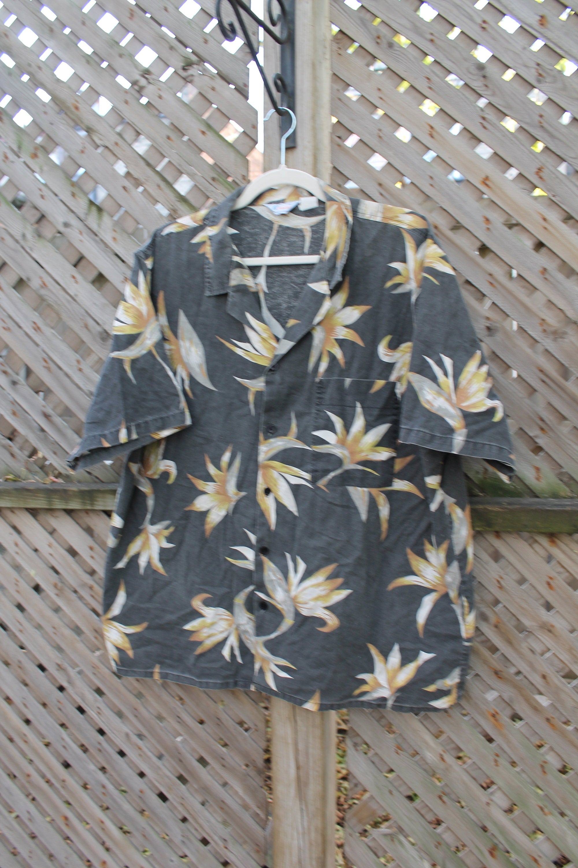 Vintage 1980s Islander All Over Print Floral Button Up Shirt