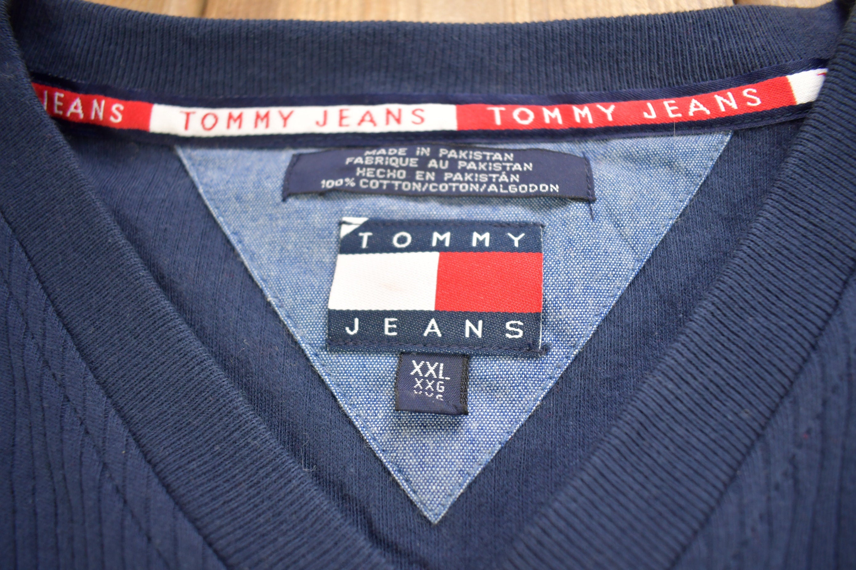 Vintage 1990s Tommy Hilfiger Tommy Jeans Embroidered T-Shirt