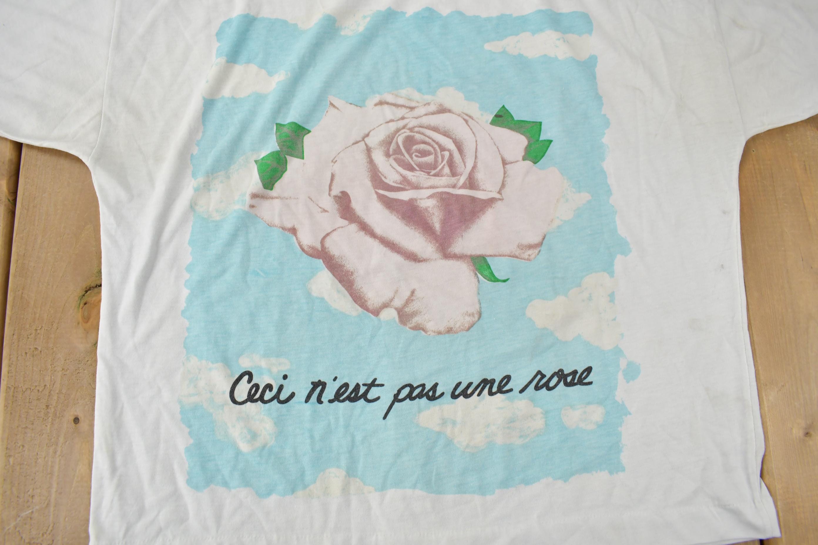 Vintage 1990s Single Stitch French Flower Graphic T-Shirt
