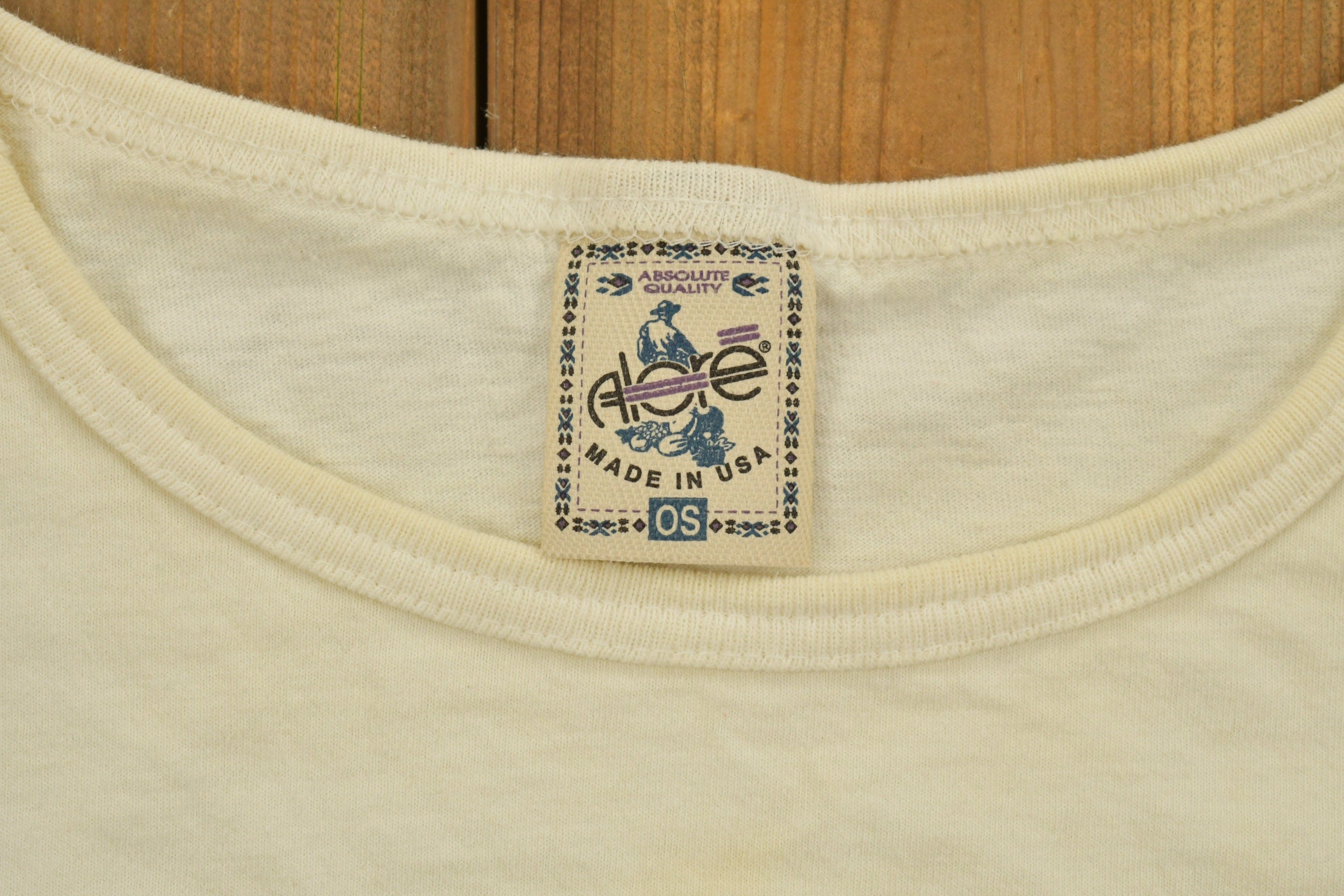Vintage 1990s Bermuda Cat Themed Pocket Graphic T-Shirt