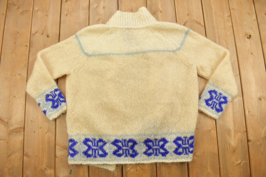 Vintage 1960s Floral Knit Wool Crewneck Sweater