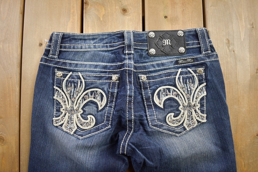 Vintage Y2K Miss Me Bedazzled Low Rise Jeans Size 26x31