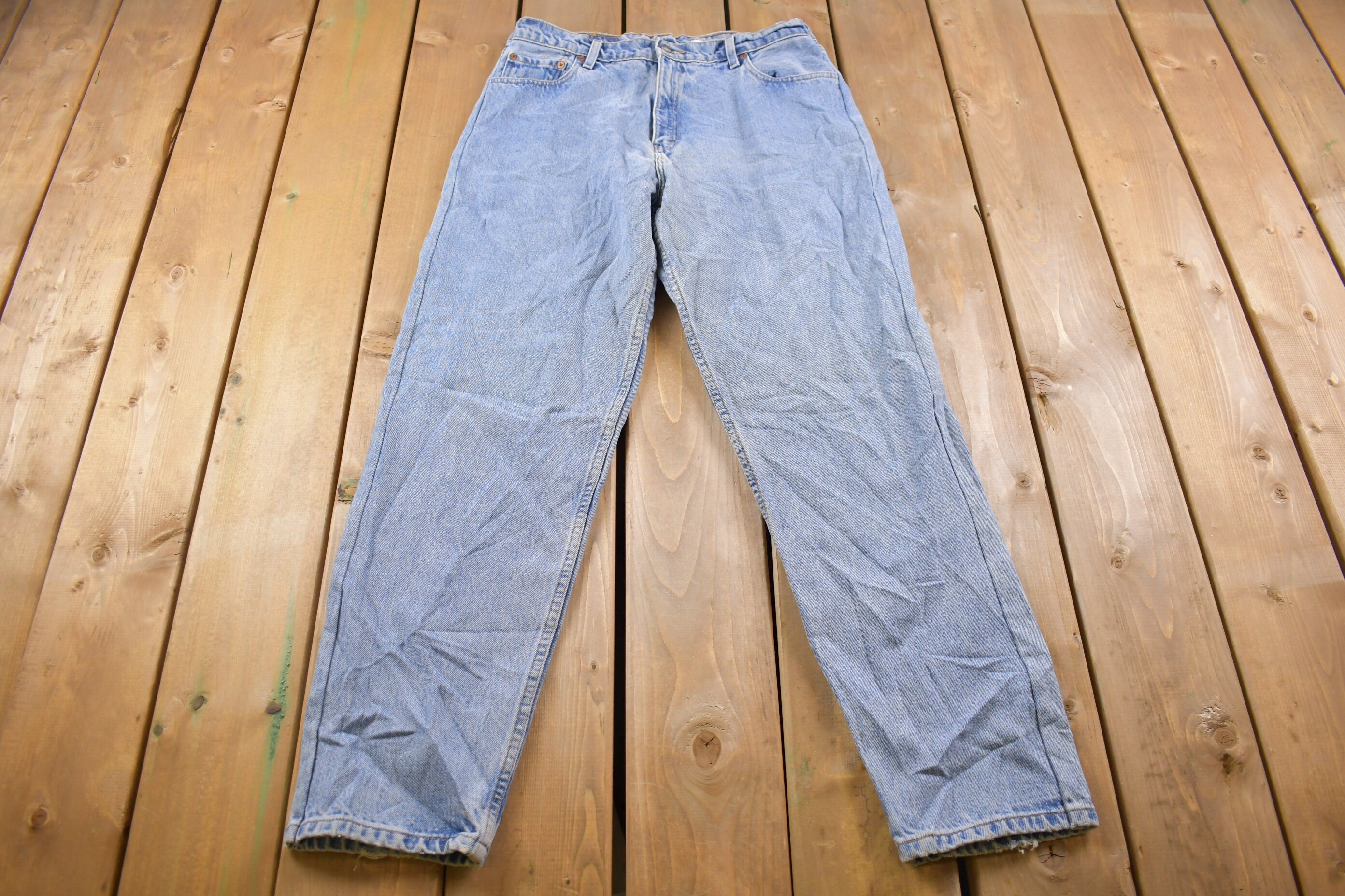 Vintage 1990s Levi's 561 Red Tab Jeans Size 32 x 31