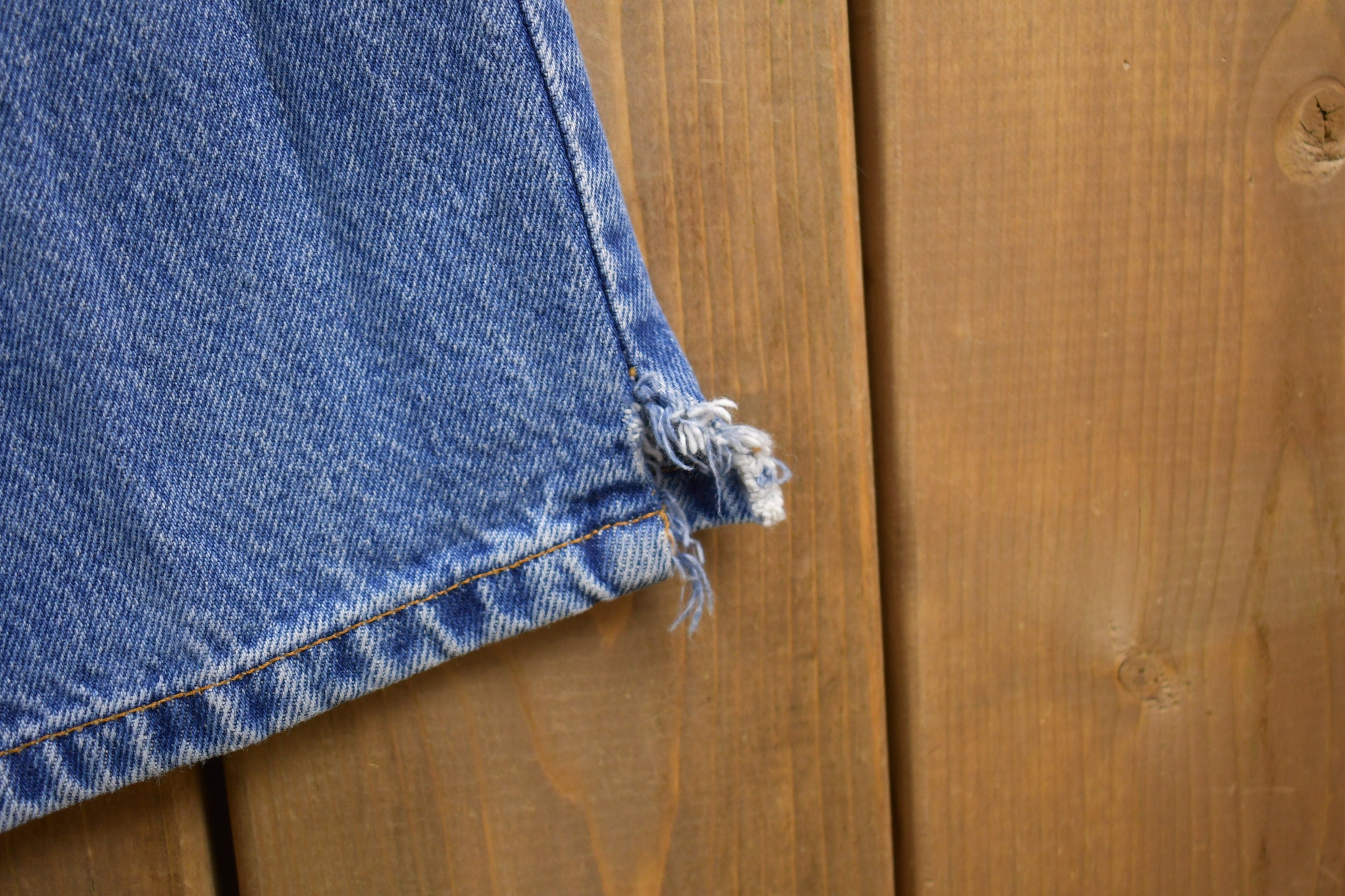 Vintage 1990s Levi's 550 Red Tab Denim Jeans Size 32 x 31