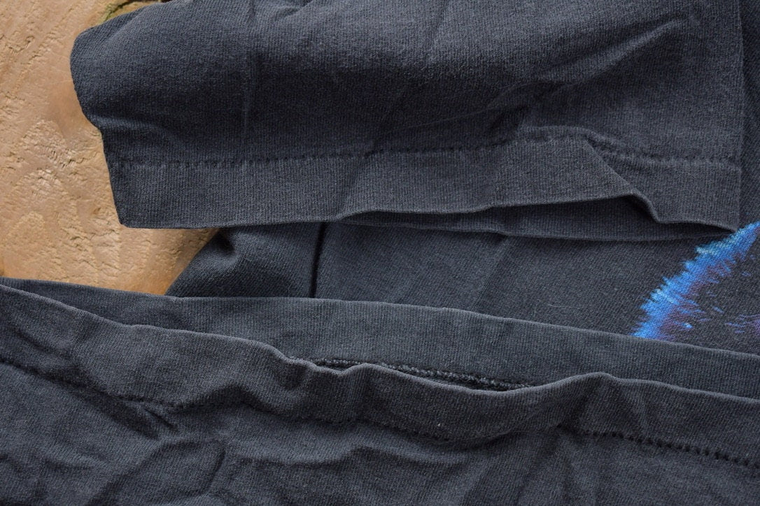 Vintage 1995 Harley Davidson Wolves Legends Live Where Legends Roam Graphic T-Shirt