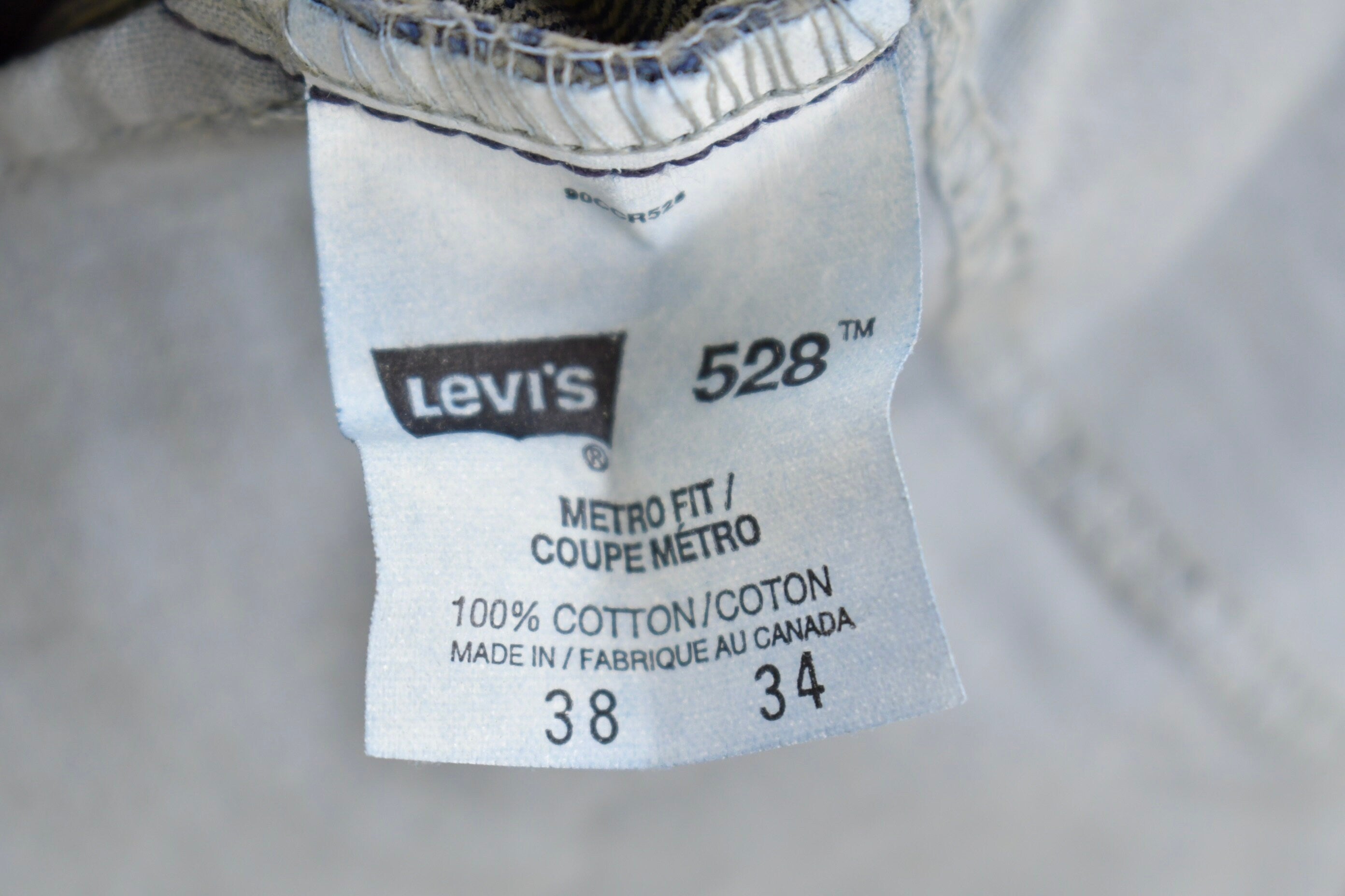 Vintage 1990s Levi's 528 Metro Fit Denim Jeans Size 38 x 34