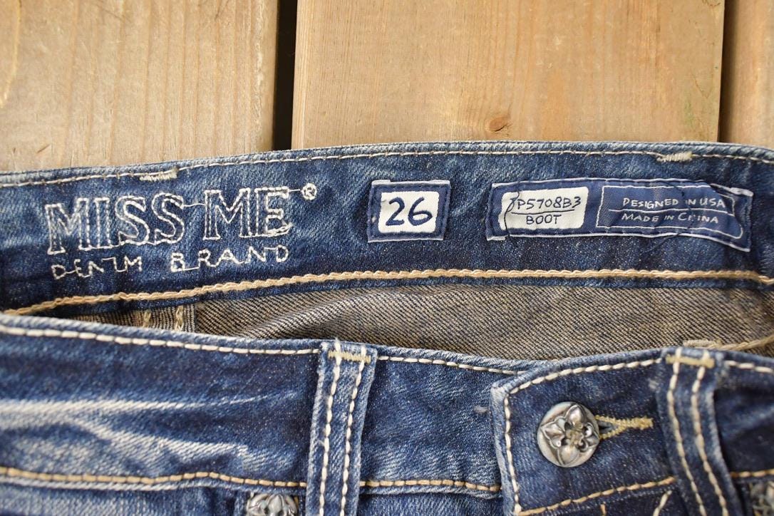 Vintage Deadstock Y2K Miss Me Bedazzled Low Rise Jeans Women's Size 26x31