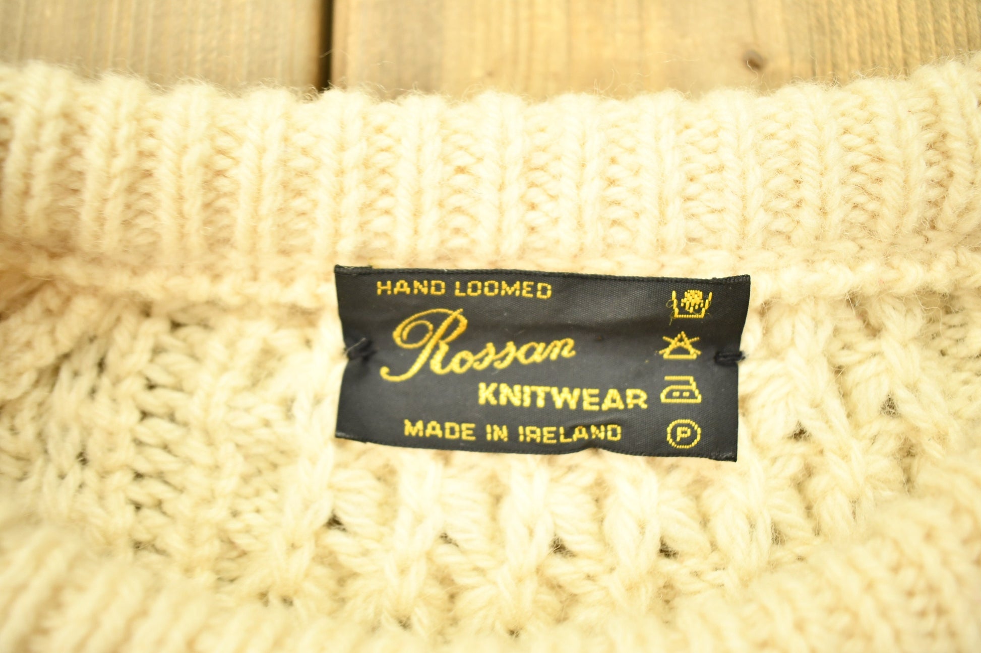 Vintage 1970s Rossan Knitwear 100% Wool 3D Cable Knit Sweater