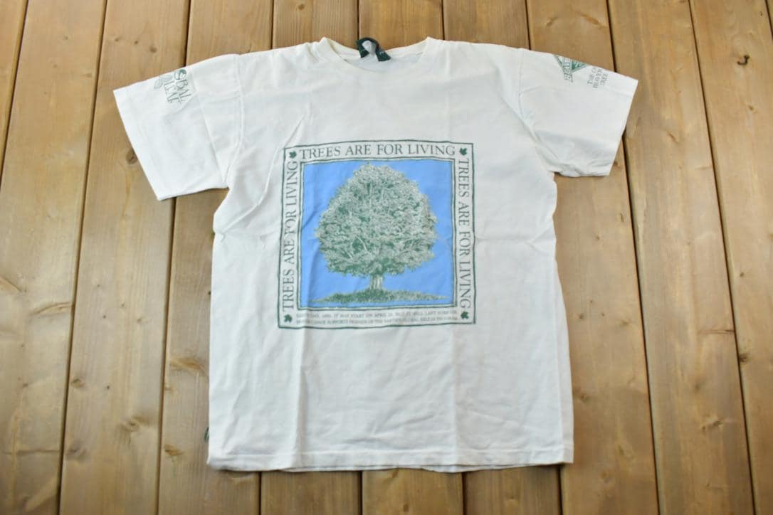 Vintage 1990s Beaver Canoe Trees Are For Living Graphic T-Shirt