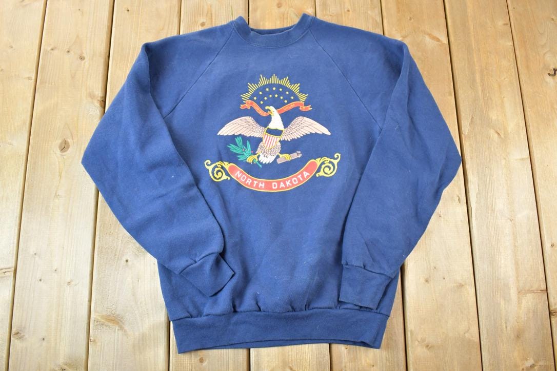 Vintage 1990s Screen Stars North Dakota Souvenir Crewneck Sweatshirt Made In USA