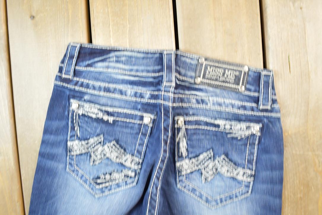 Vintage Y2K Miss Me Bedazzled Low Rise Jeans Size 26x31