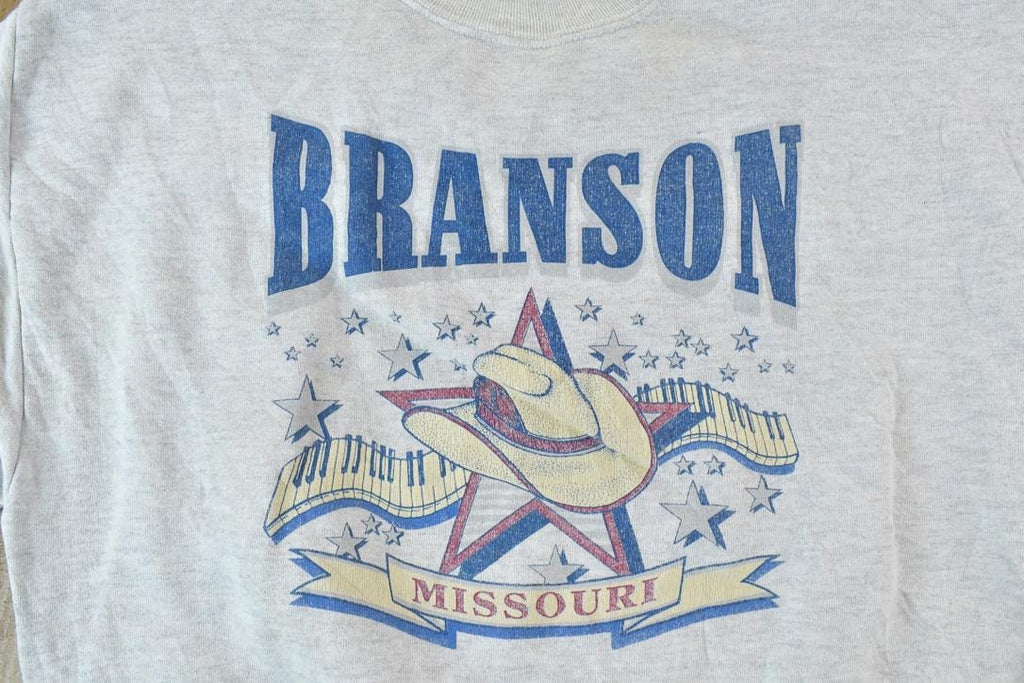 Vintage 1990s Branson Missouri Souvenir Music Town Crewneck Sweatshirt / 90s Crewneck / Souvenir Sweater / Streetwear / Travel And Vacation