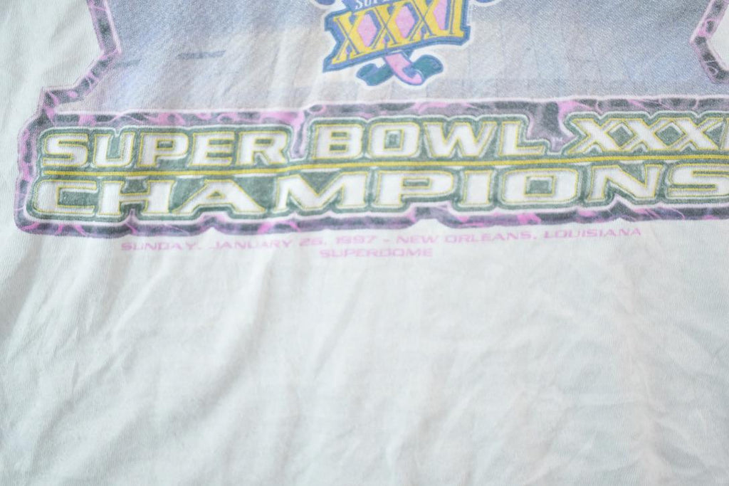 Vintage 1997 Starter Green Bay Packers Super Bowl Champions NFL Graphic T-Shirt