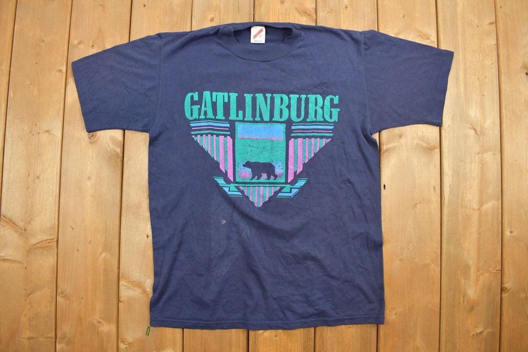 Vintage 1980s Gatlinburg Bear Souvenir T Shirt / Streetwear / Made In USA / Vacation Tee / Travel T Shirt / 80s Shirt / Jerzees