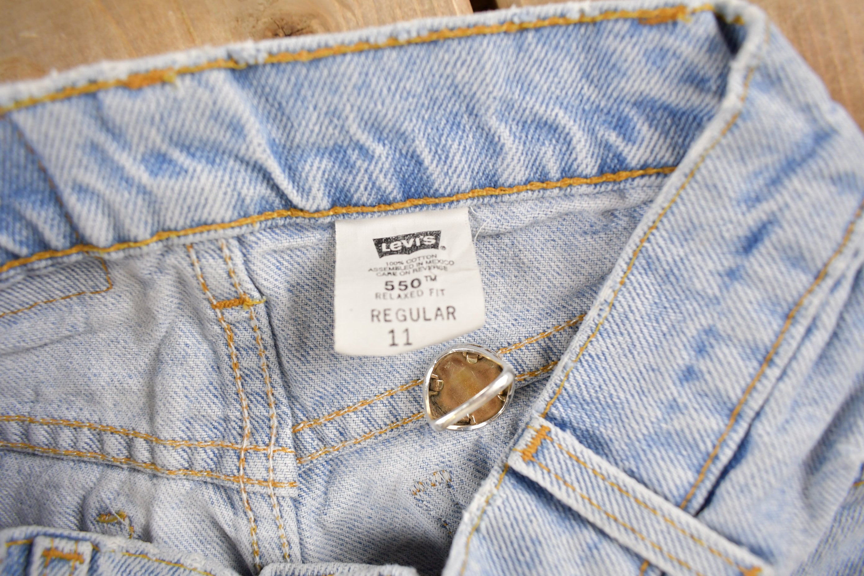 Vintage 1990s Levi's 550 Light Wash Denim Women's Jeans Size 24 x 24