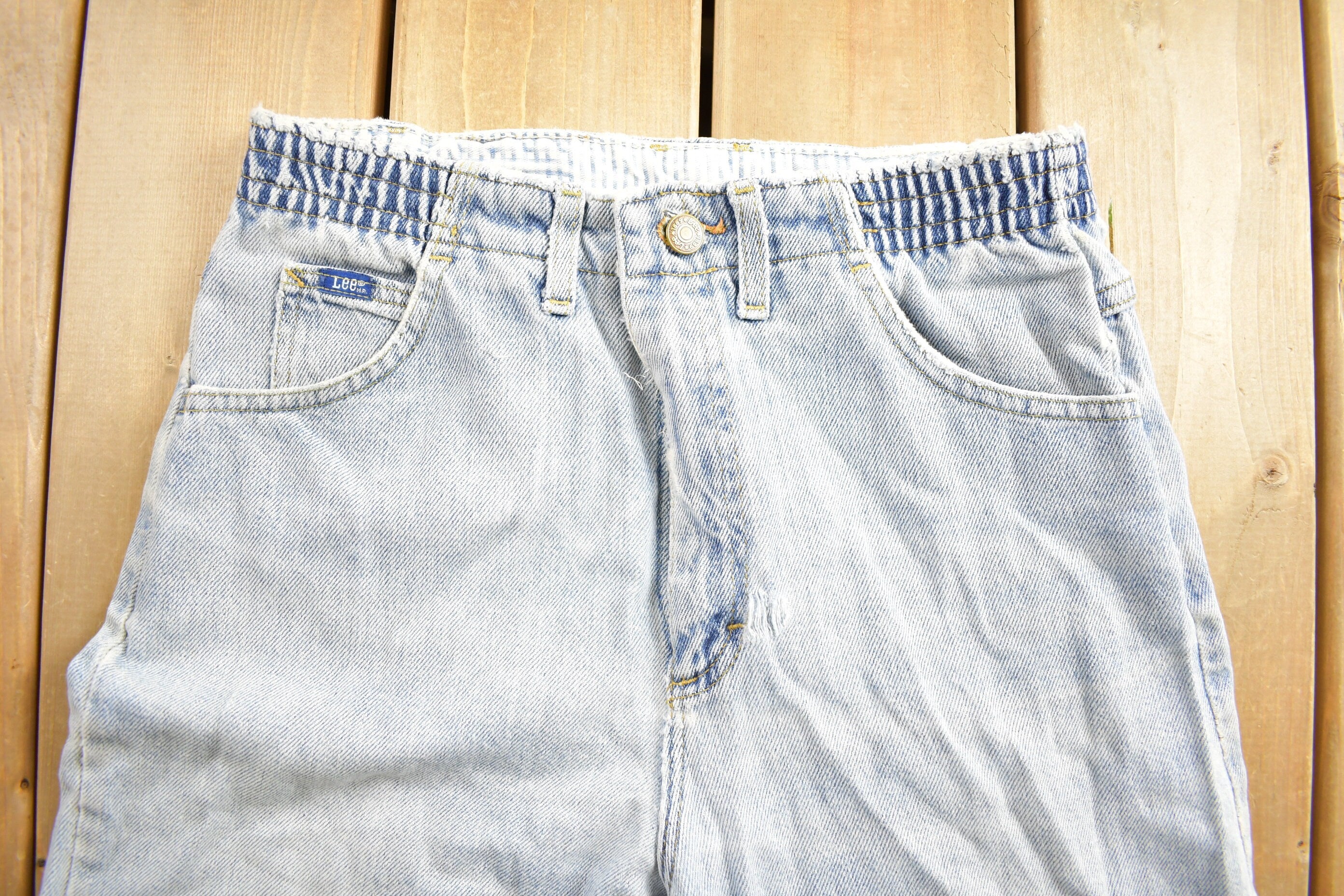Vintage 1990s Lee Light Wash Denim Jeans 29 - 31 x 26.5 / Vintage Denim / Distressed Jeans / Streetwear Fashion / Vintage Pants