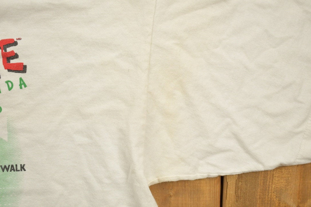 Vintage 1995 Quebec Ca Marche Graphic T-Shirt