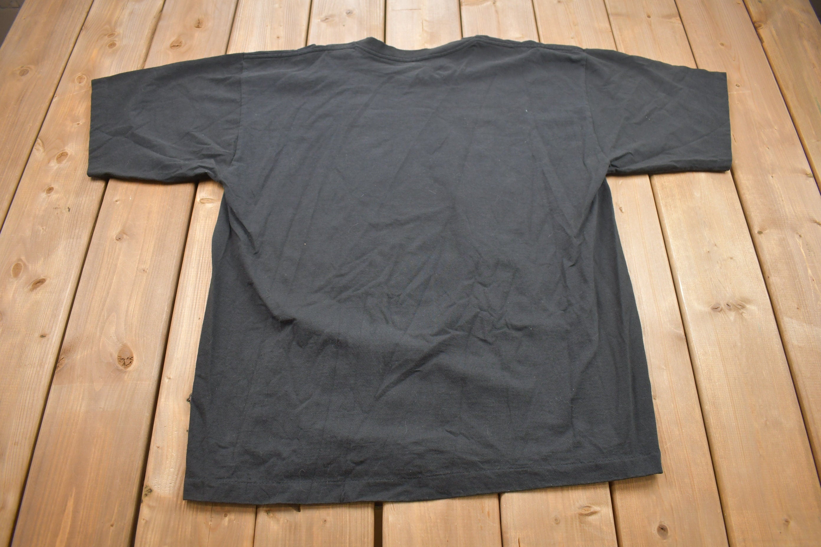 Vintage 2002 Beautiful Wild Wolf Animal T-Shirt